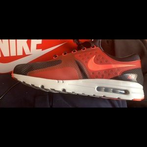 AirMax Zero Essential